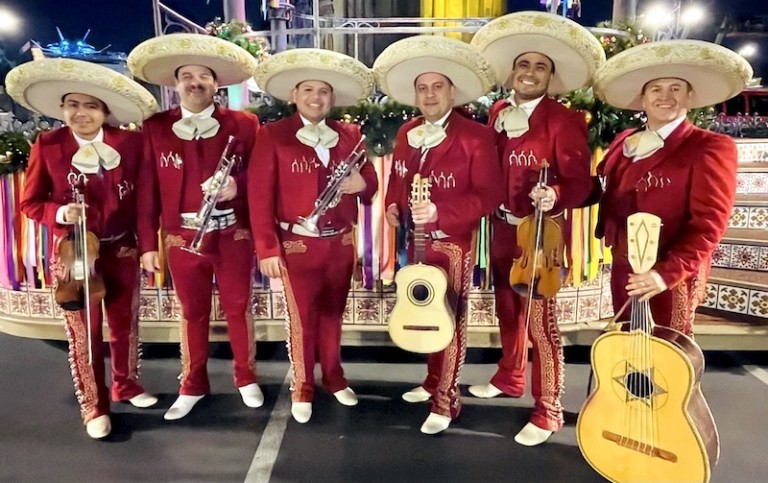 Música De México: Don Mariachi Dazzles With Song and Dance - el